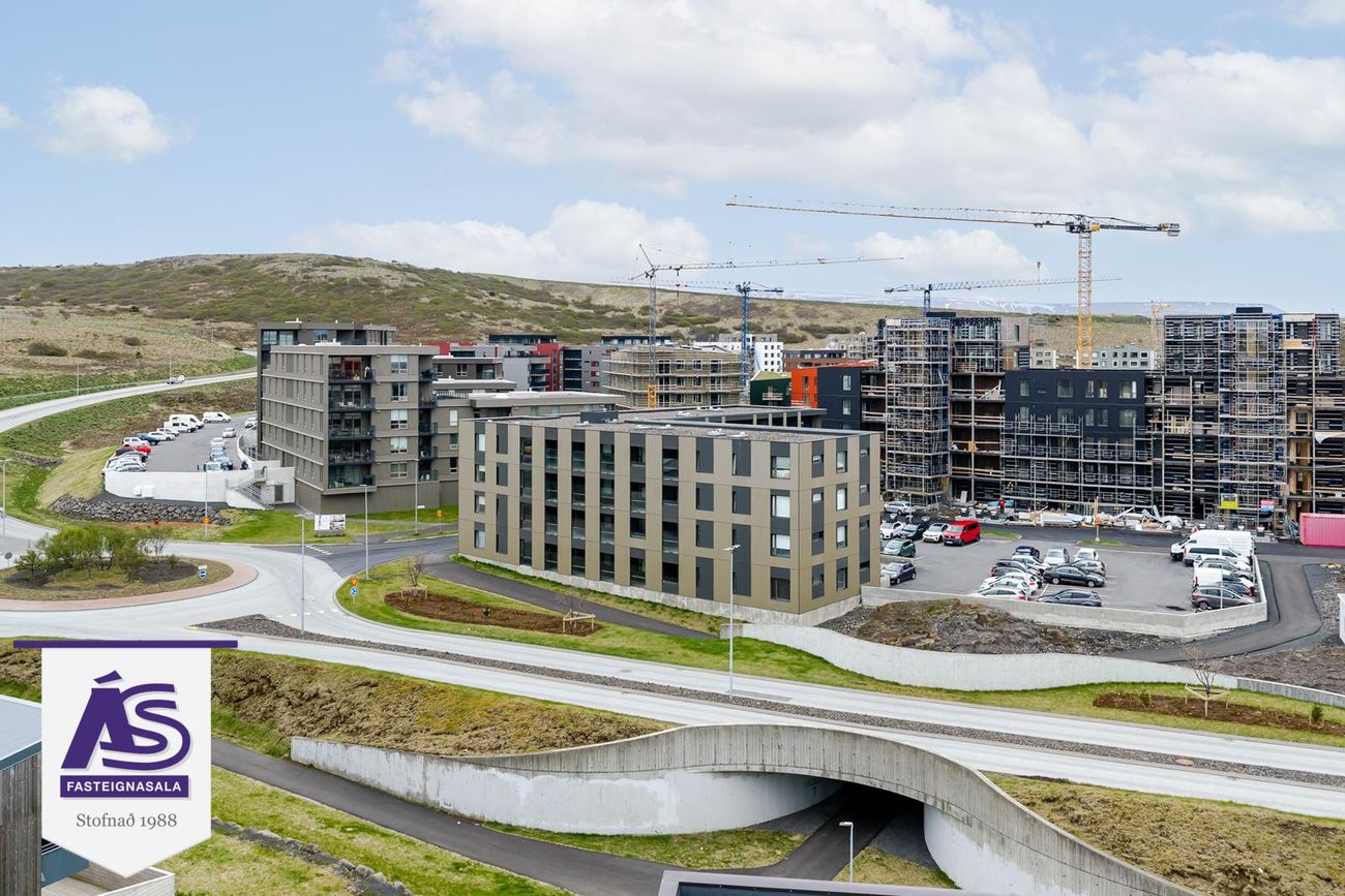 Hringhamar 7, 221 Hafnarfjörður