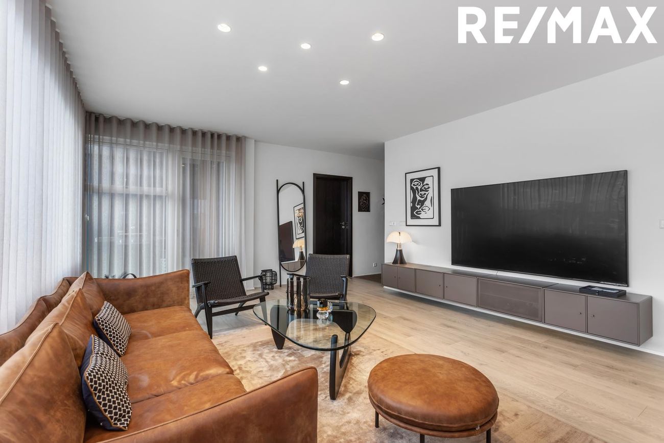 Hverfisgata 96, 101 Reykjavík