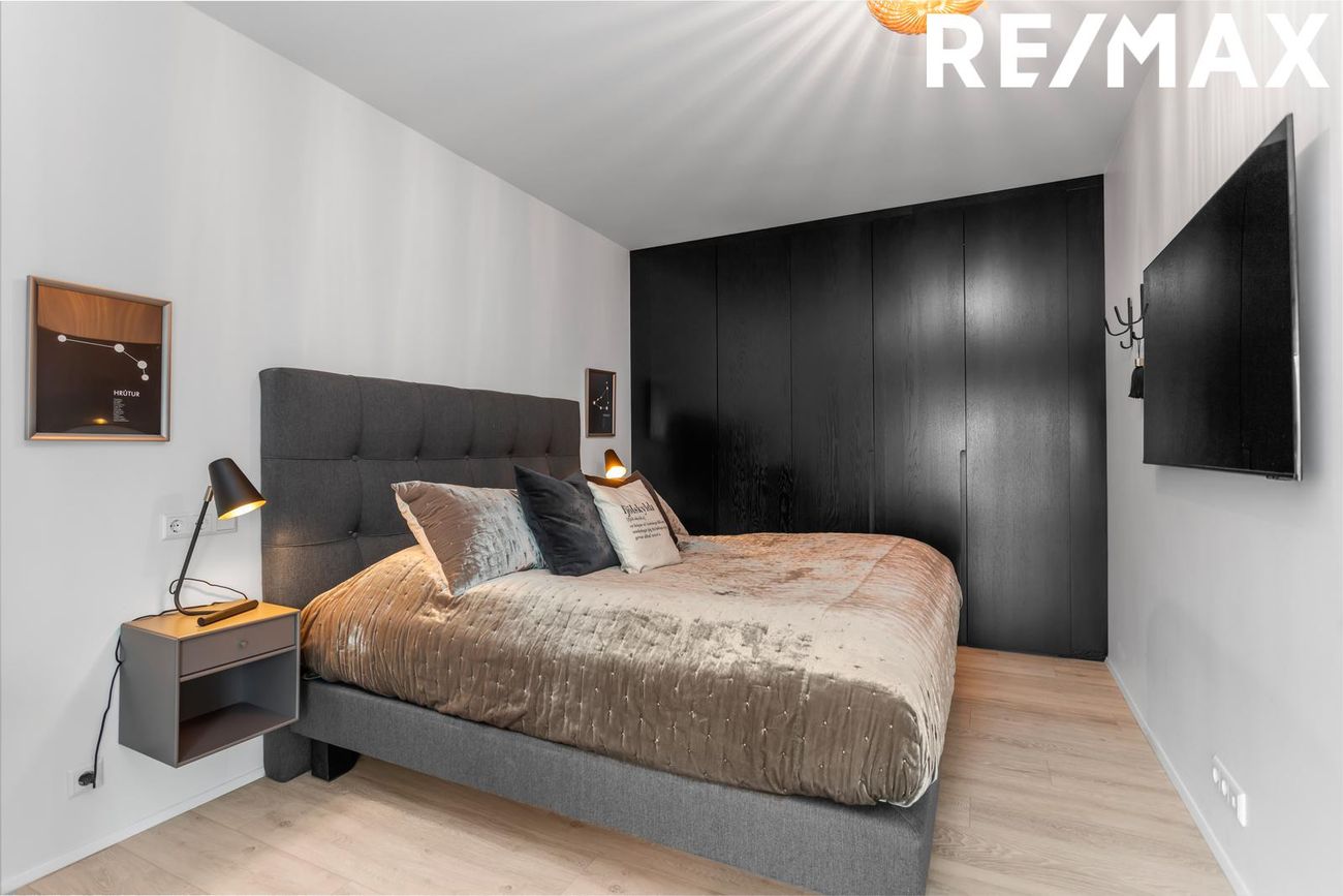 Hverfisgata 96, 101 Reykjavík