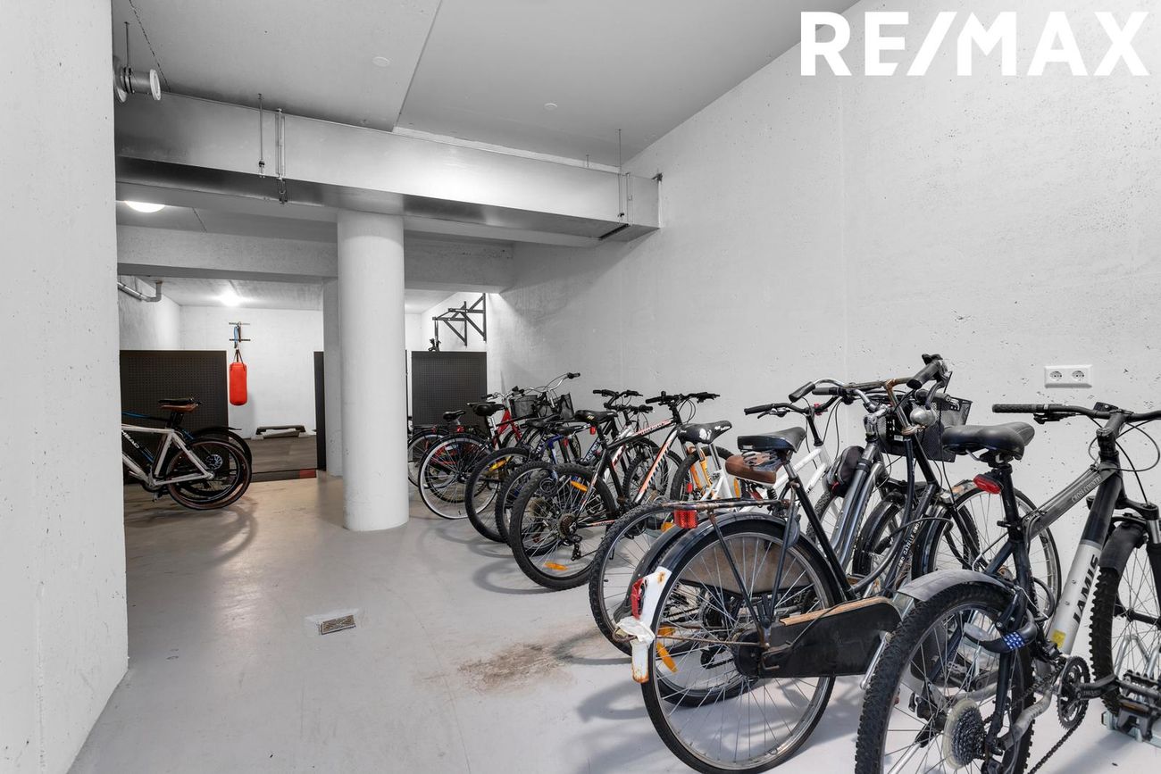 Hverfisgata 96, 101 Reykjavík