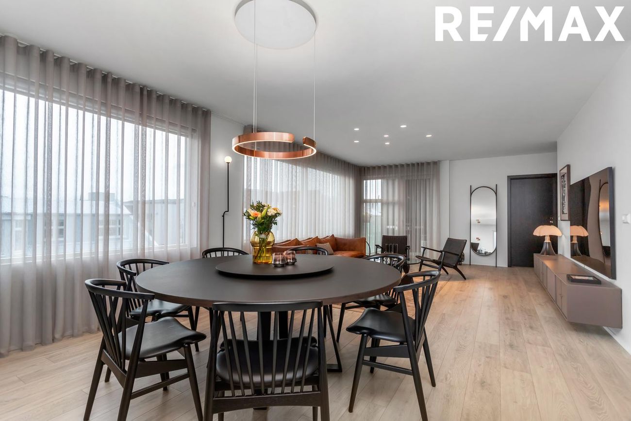 Hverfisgata 96, 101 Reykjavík