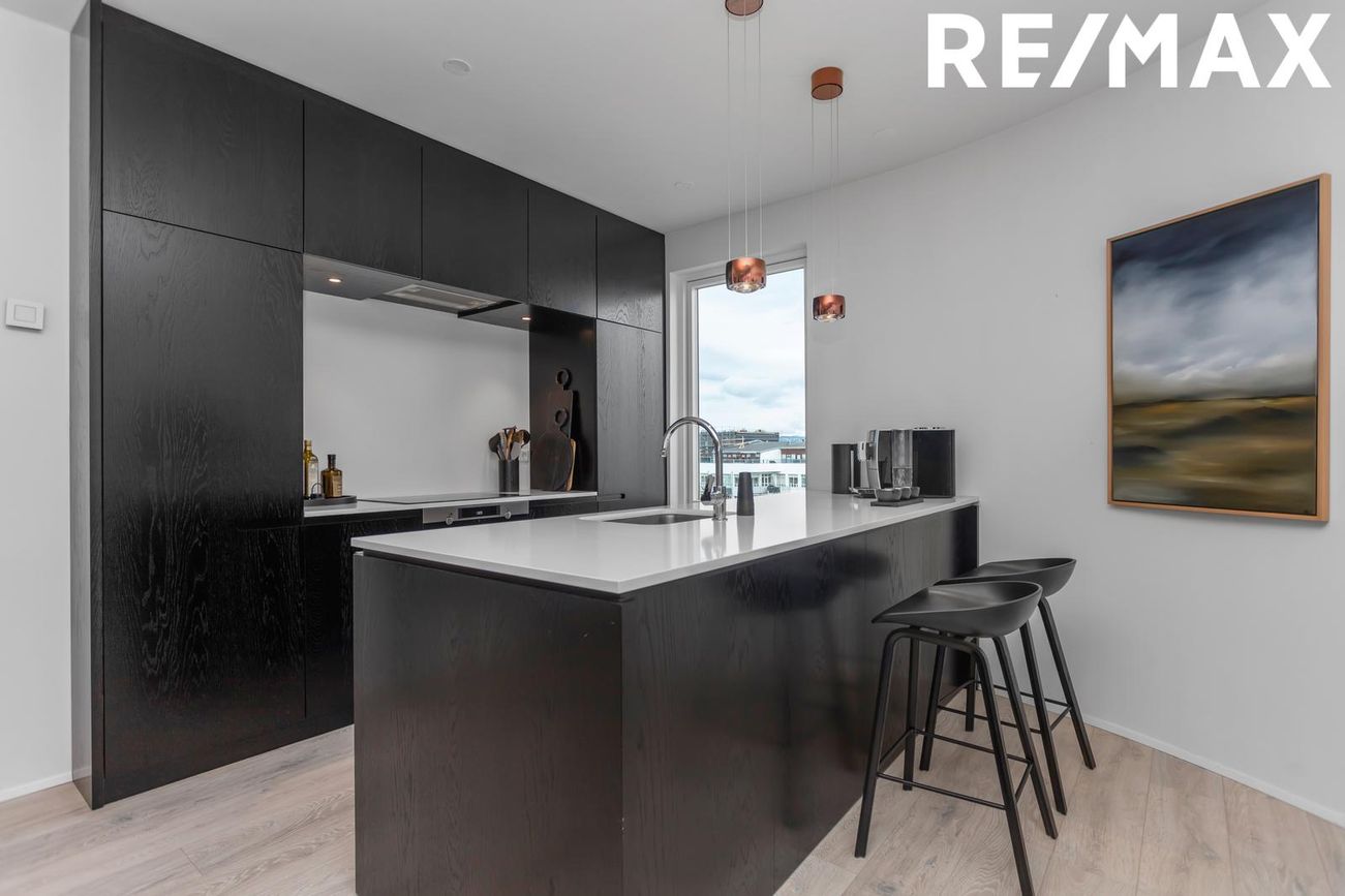 Hverfisgata 96, 101 Reykjavík