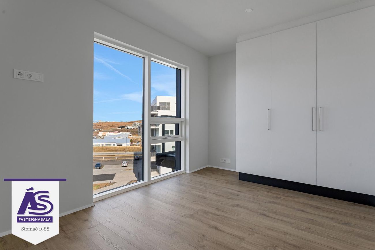 Áshamar 56, 221 Hafnarfjörður
