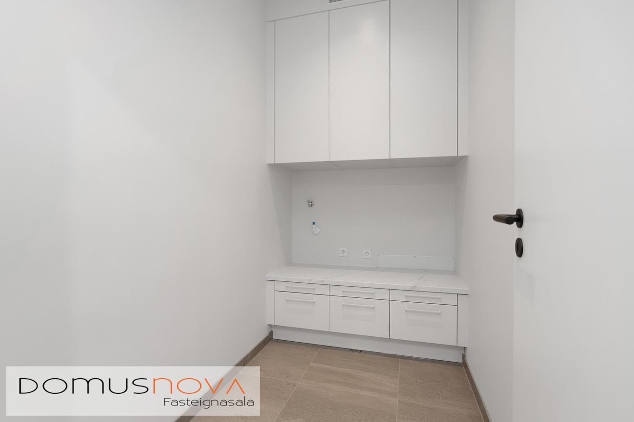 Jöfursbás 5B, 112 Reykjavík