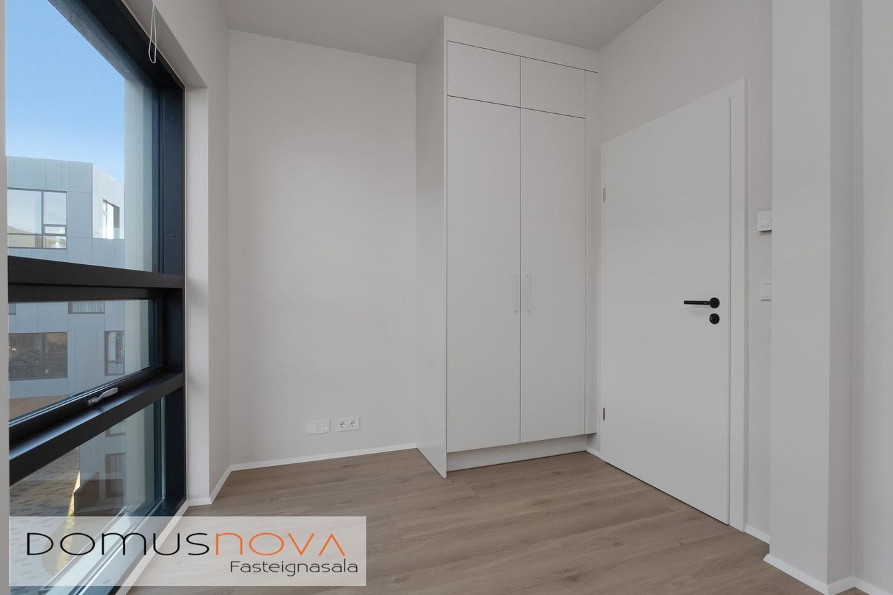 Jöfursbás 5B, 112 Reykjavík