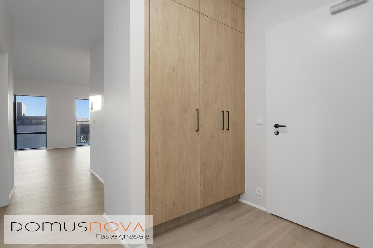 Jöfursbás 5B, 112 Reykjavík