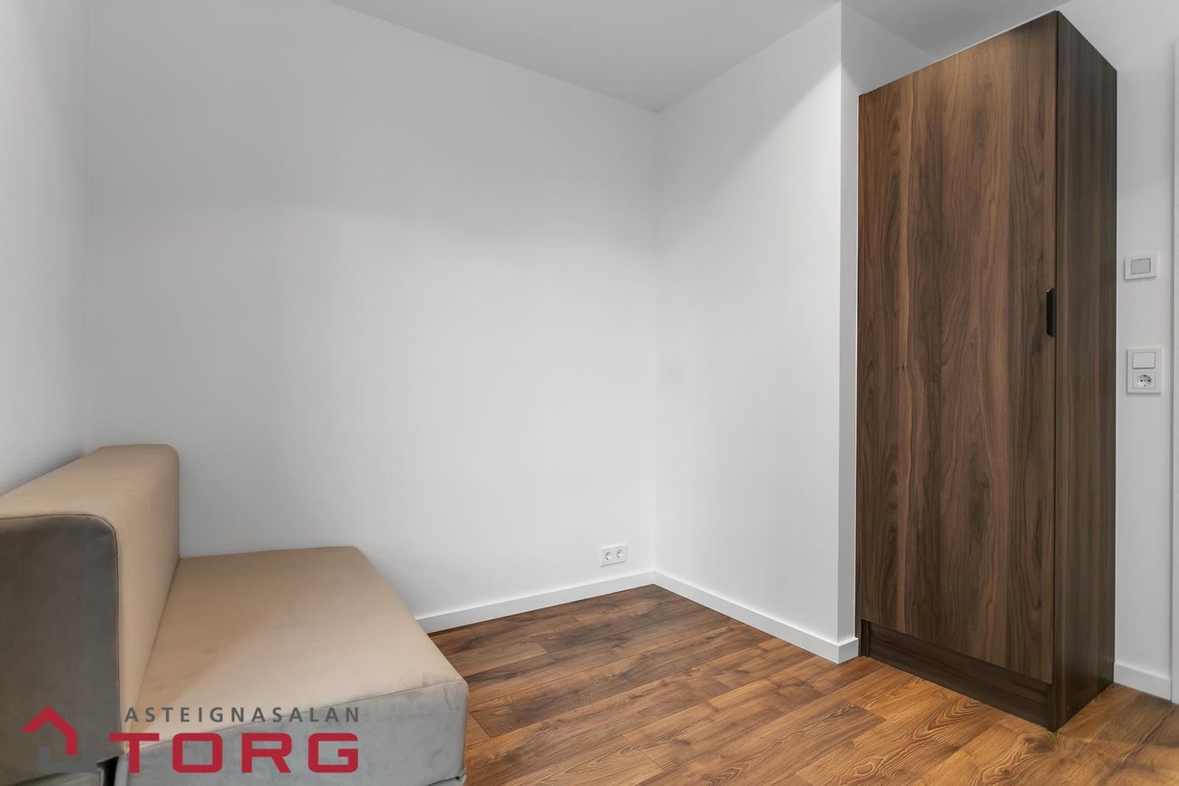 Grensásvegur 1F - 0402, 108 Reykjavík