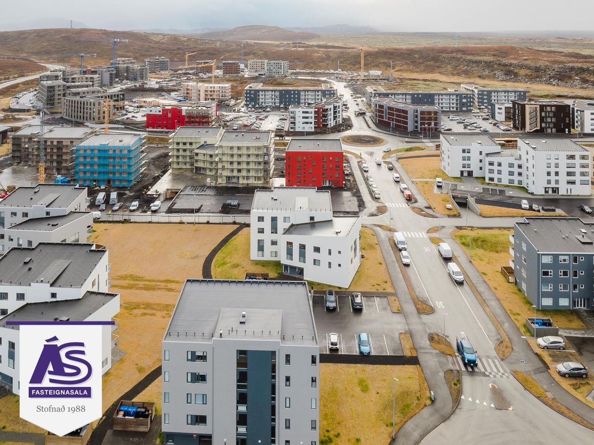 Hádegisskarð 2, 221 Hafnarfjörður