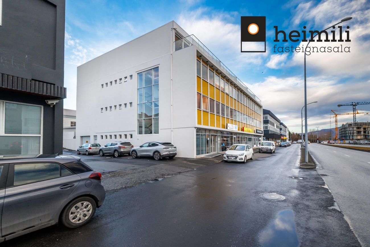 Grensásvegur 12 - 0206, 108 Reykjavík