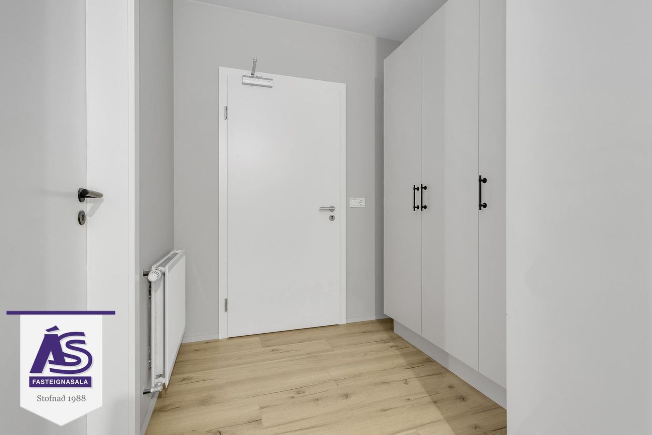 Lautargata 5, 210 Garðabær