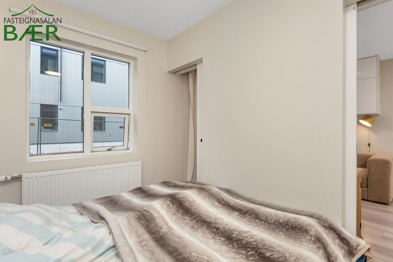 Jöfursbás 11B, 112 Reykjavík