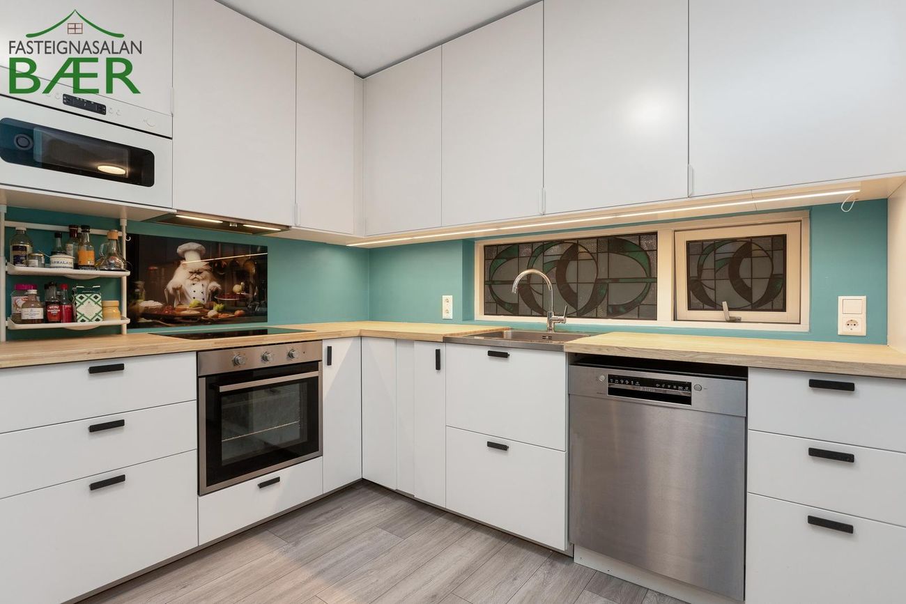 Jöfursbás 11B, 112 Reykjavík