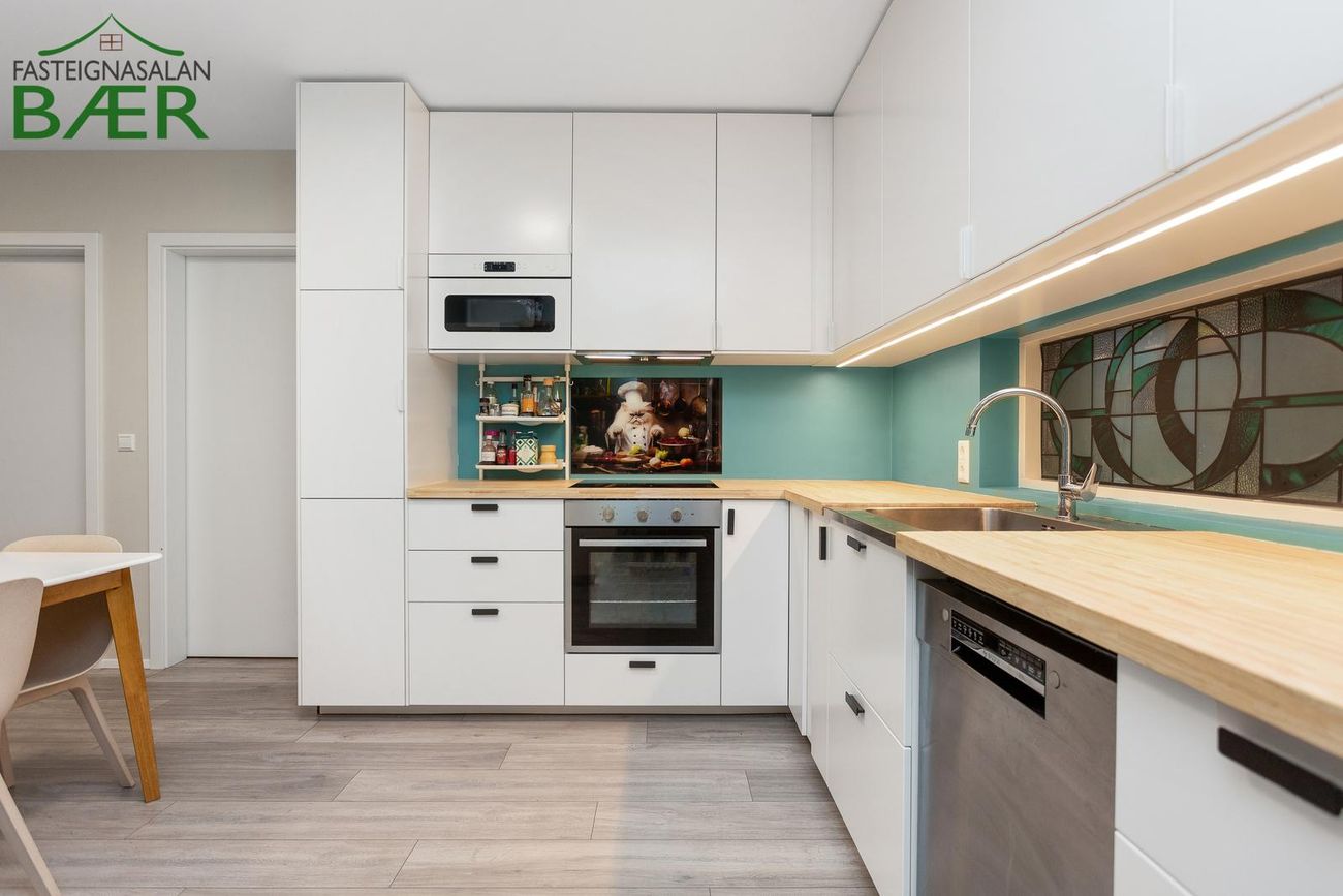 Jöfursbás 11B, 112 Reykjavík