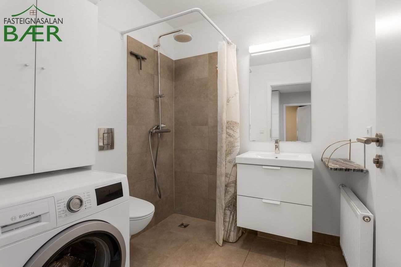 Jöfursbás 11B, 112 Reykjavík