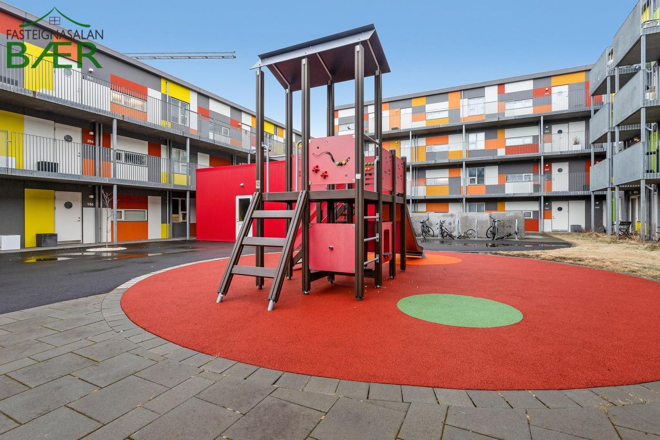 Jöfursbás 11B, 112 Reykjavík