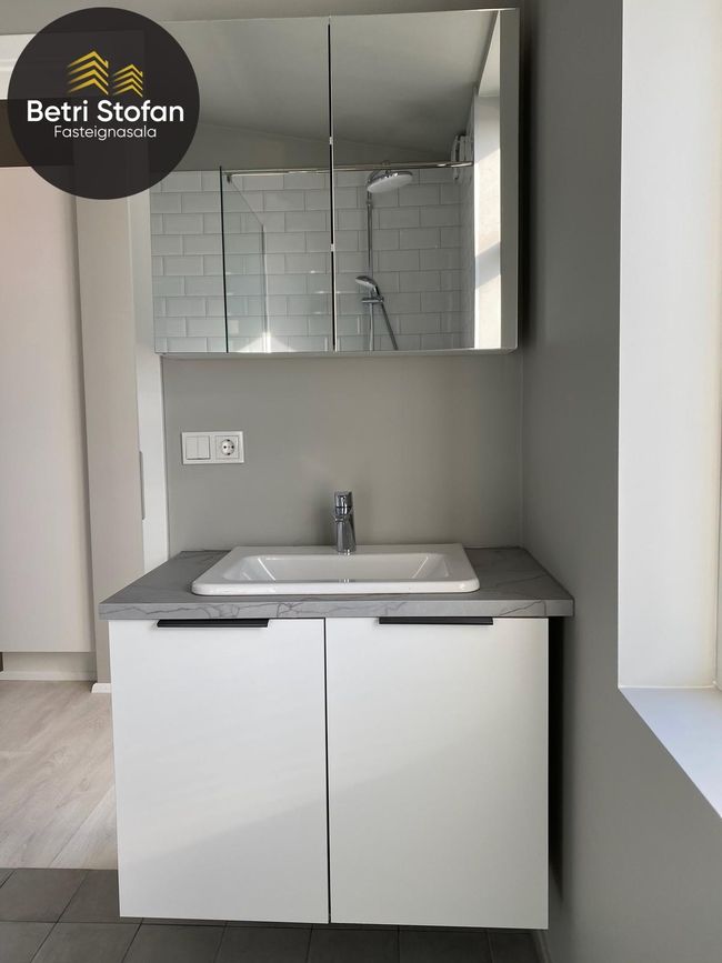 Laugavegur 145, 105 Reykjavík