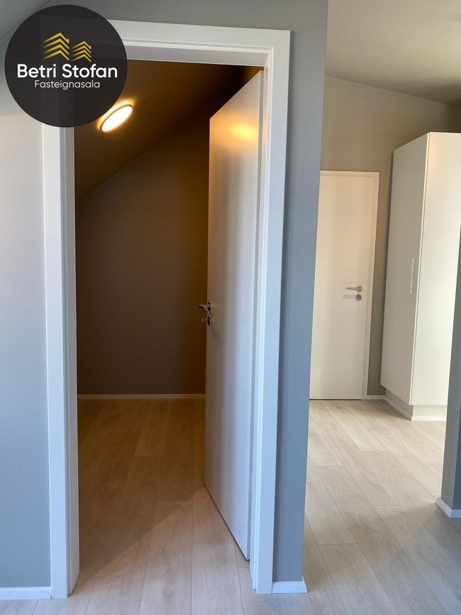 Laugavegur 145, 105 Reykjavík