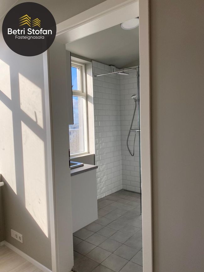 Laugavegur 145, 105 Reykjavík