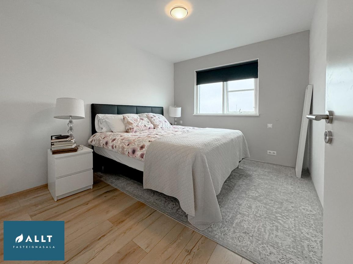 Tjarnabraut 14, 260 Reykjanesbær