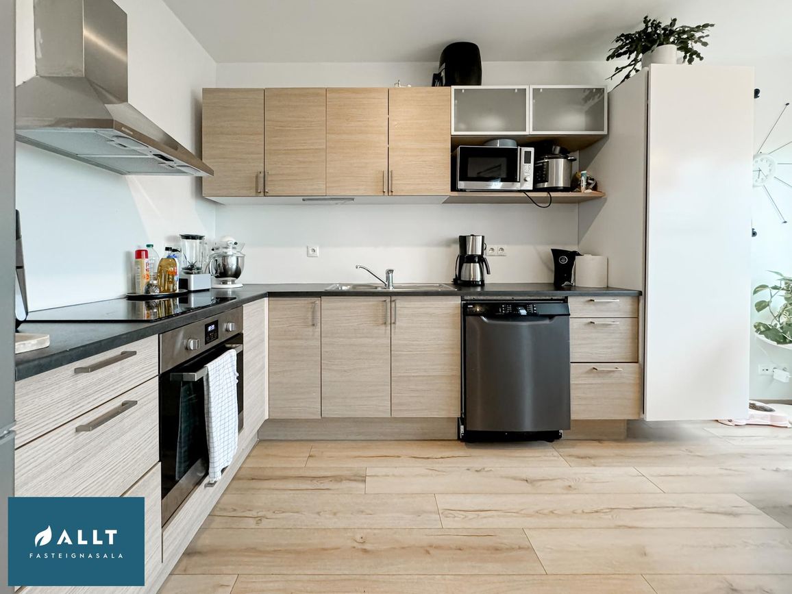 Tjarnabraut 14, 260 Reykjanesbær