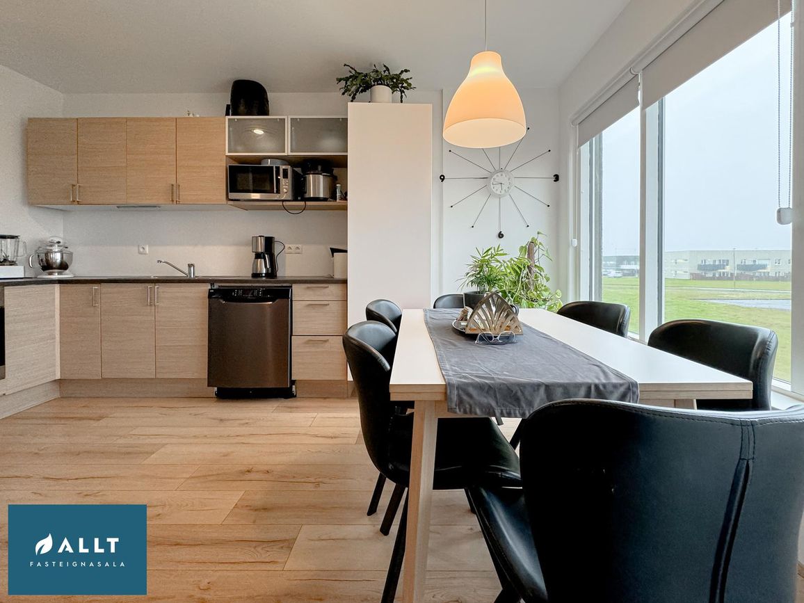 Tjarnabraut 14, 260 Reykjanesbær