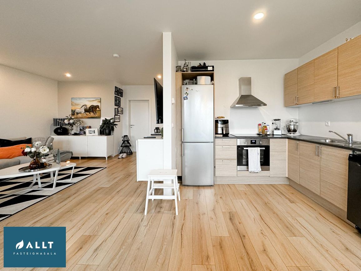 Tjarnabraut 14, 260 Reykjanesbær