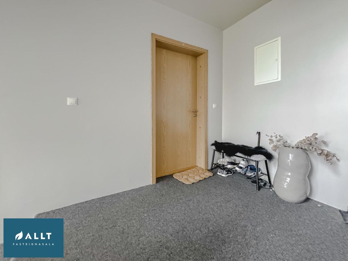 Tjarnabraut 14, 260 Reykjanesbær