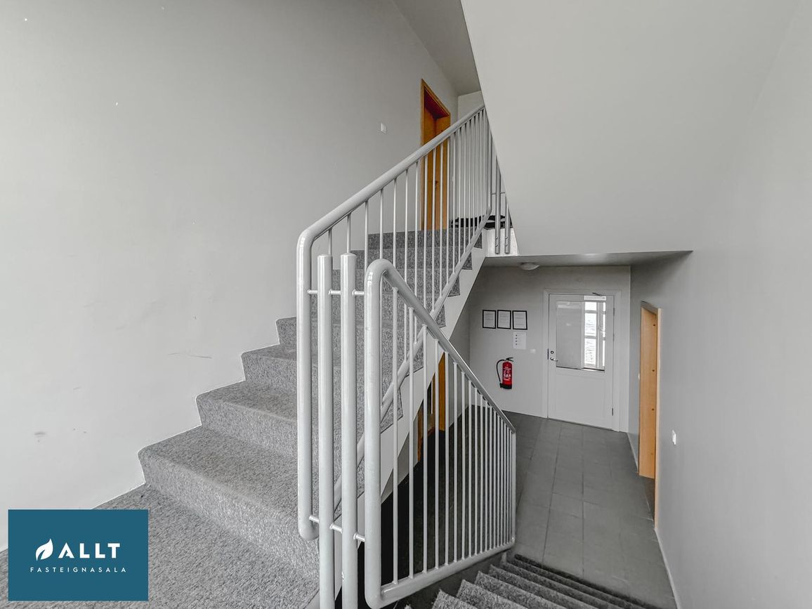 Tjarnabraut 14, 260 Reykjanesbær