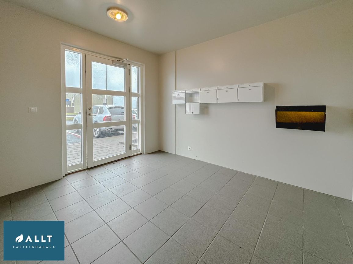 Tjarnabraut 14, 260 Reykjanesbær