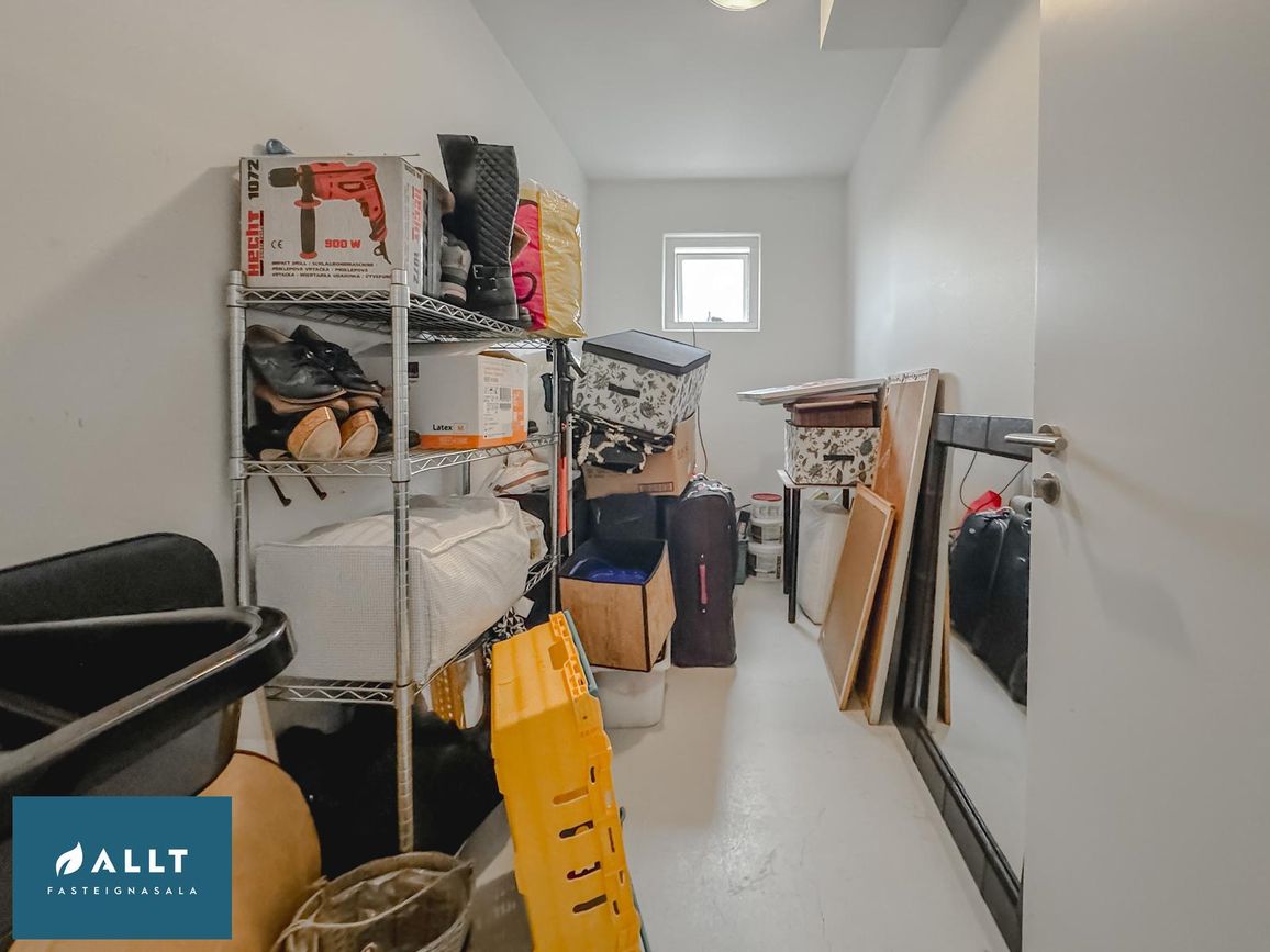 Tjarnabraut 14, 260 Reykjanesbær