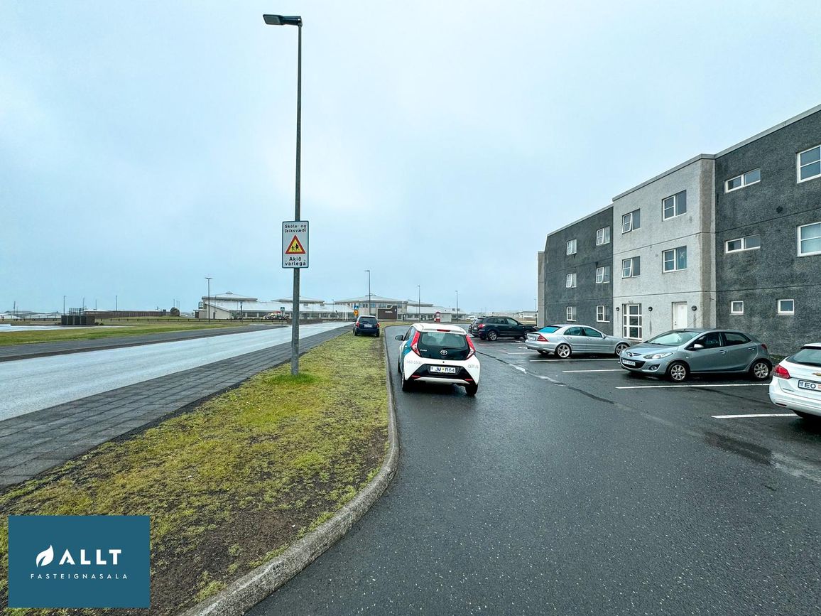 Tjarnabraut 14, 260 Reykjanesbær