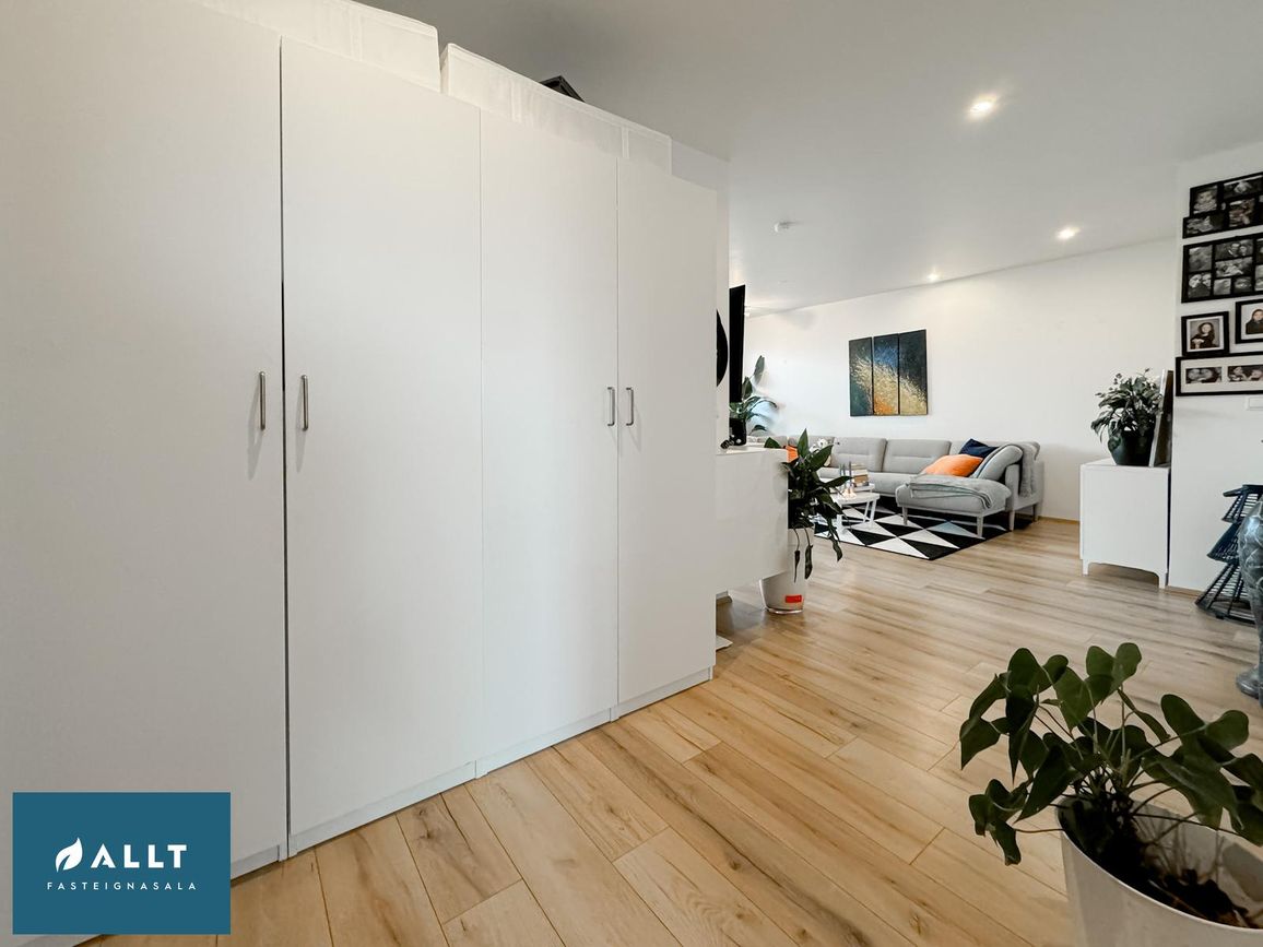 Tjarnabraut 14, 260 Reykjanesbær