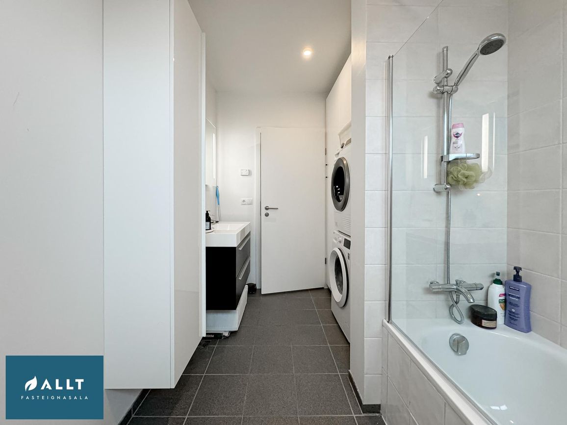 Tjarnabraut 14, 260 Reykjanesbær