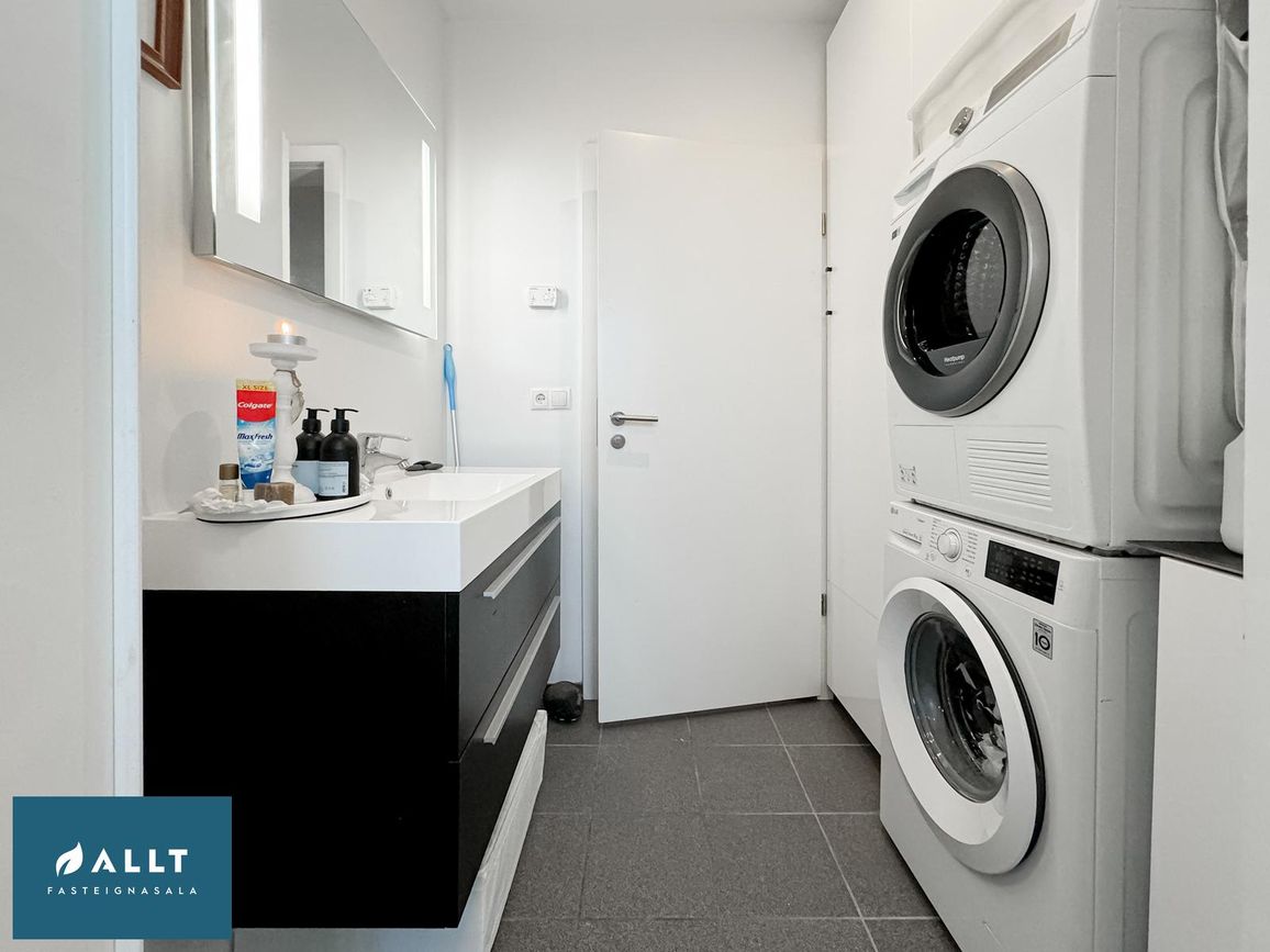 Tjarnabraut 14, 260 Reykjanesbær