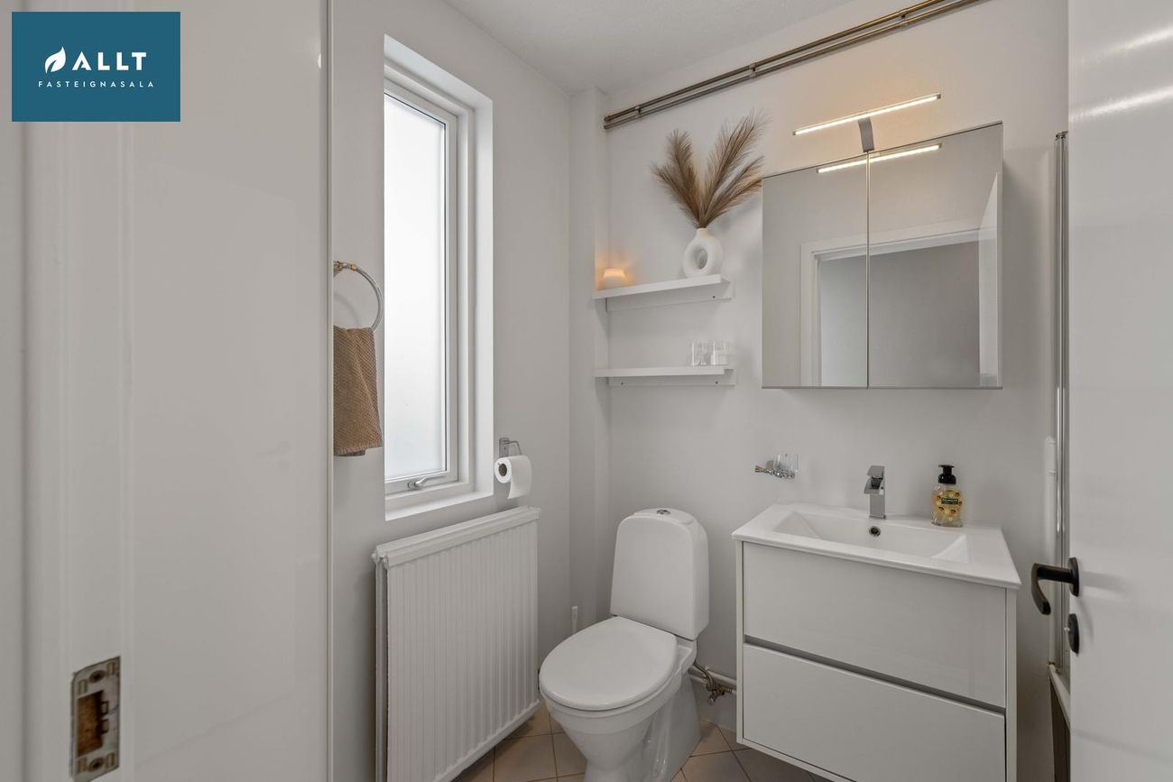 Vesturgata 14, 230 Reykjanesbær