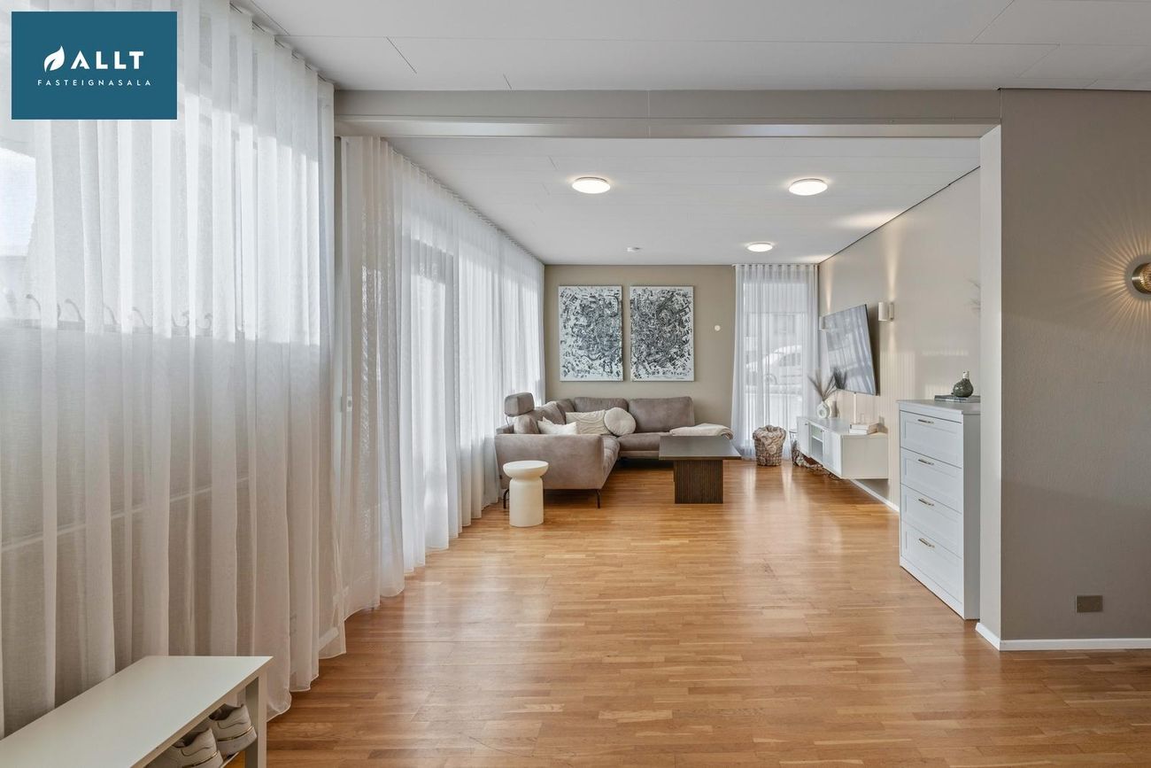 Vesturgata 14, 230 Reykjanesbær