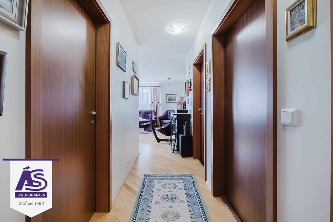 Burknavellir 3, 221 Hafnarfjörður