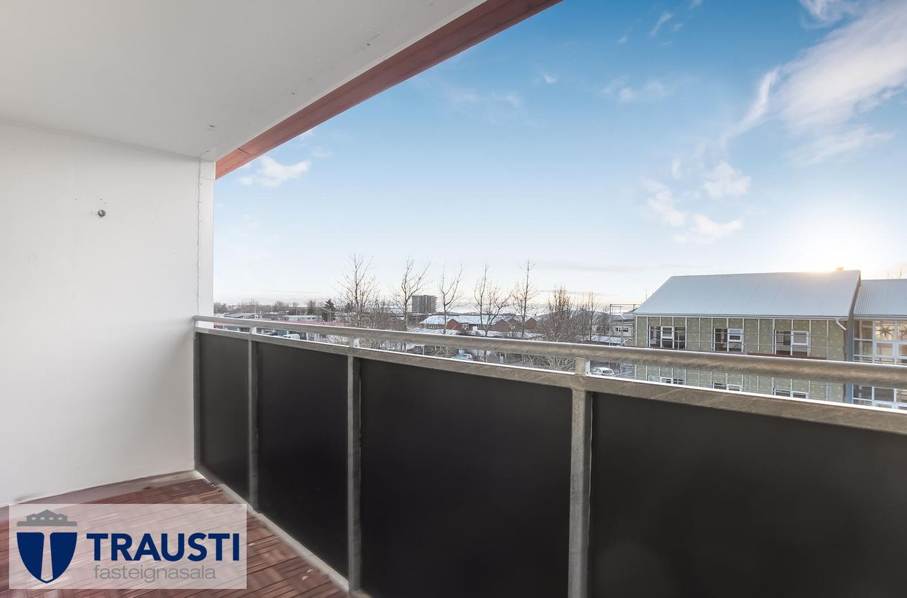 Lerkigrund 1, 300 Akranes