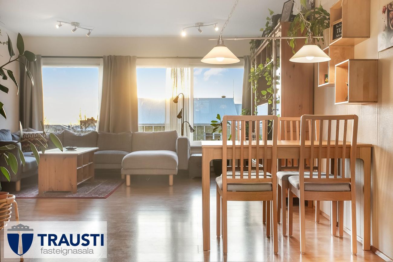 Lerkigrund 1, 300 Akranes