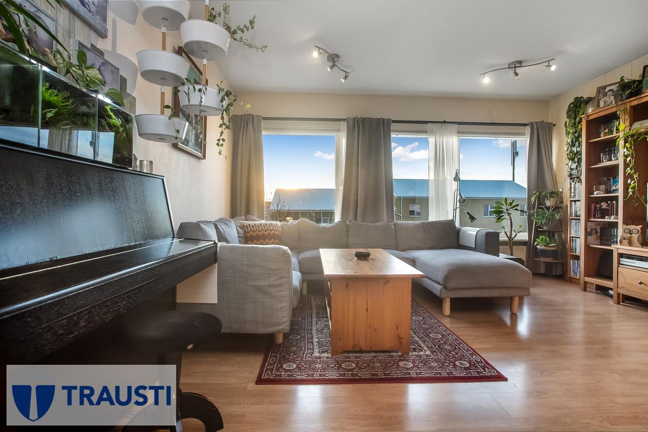 Lerkigrund 1, 300 Akranes