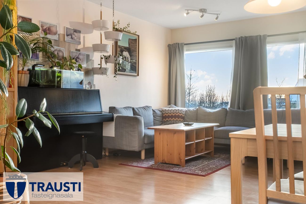 Lerkigrund 1, 300 Akranes