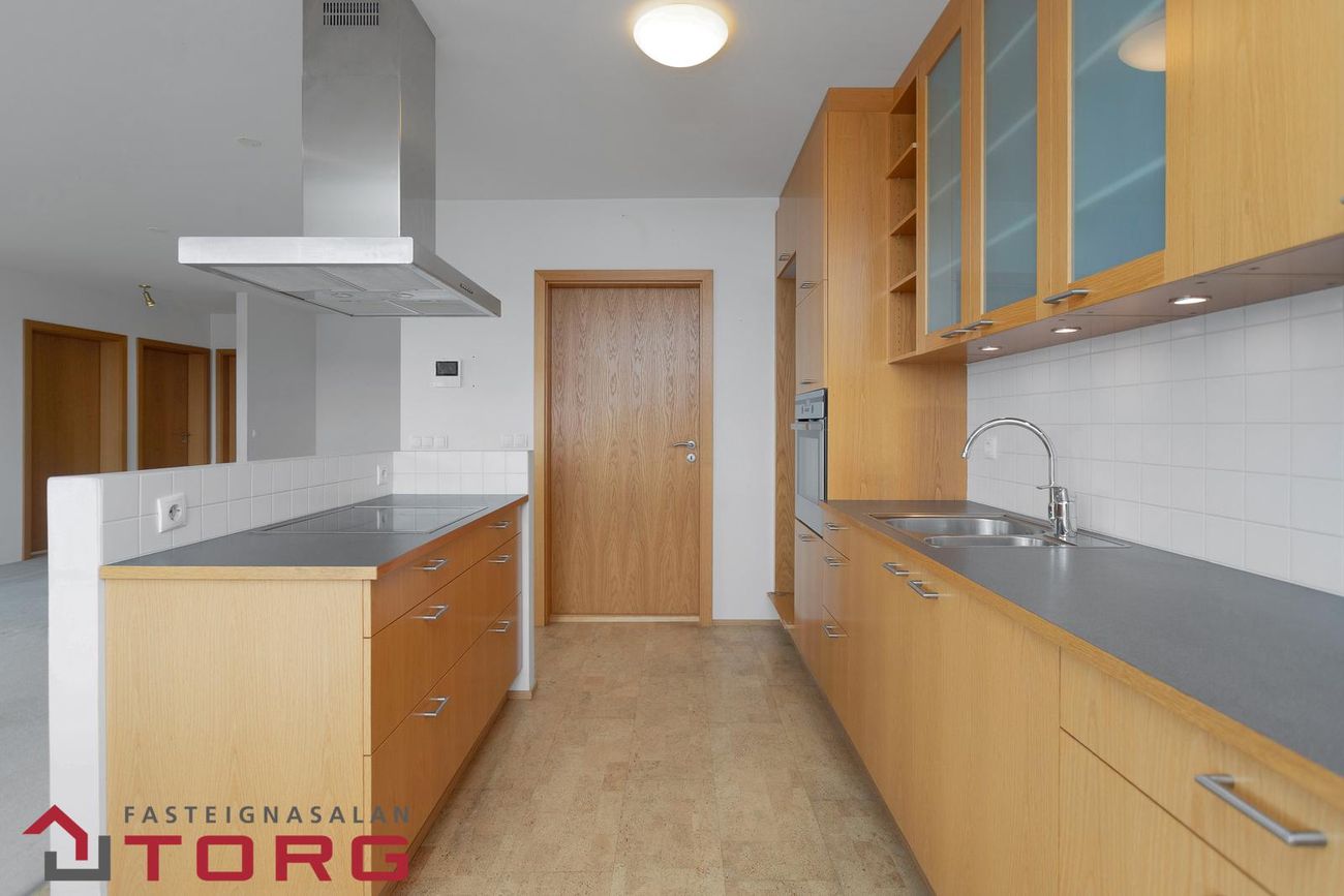 Strikið 4 - 0515, 210 Garðabær