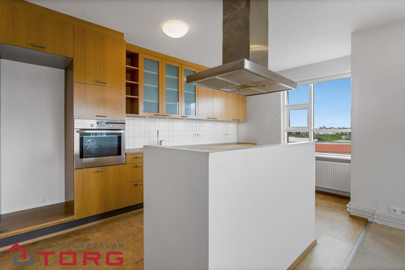Strikið 4 - 0515, 210 Garðabær