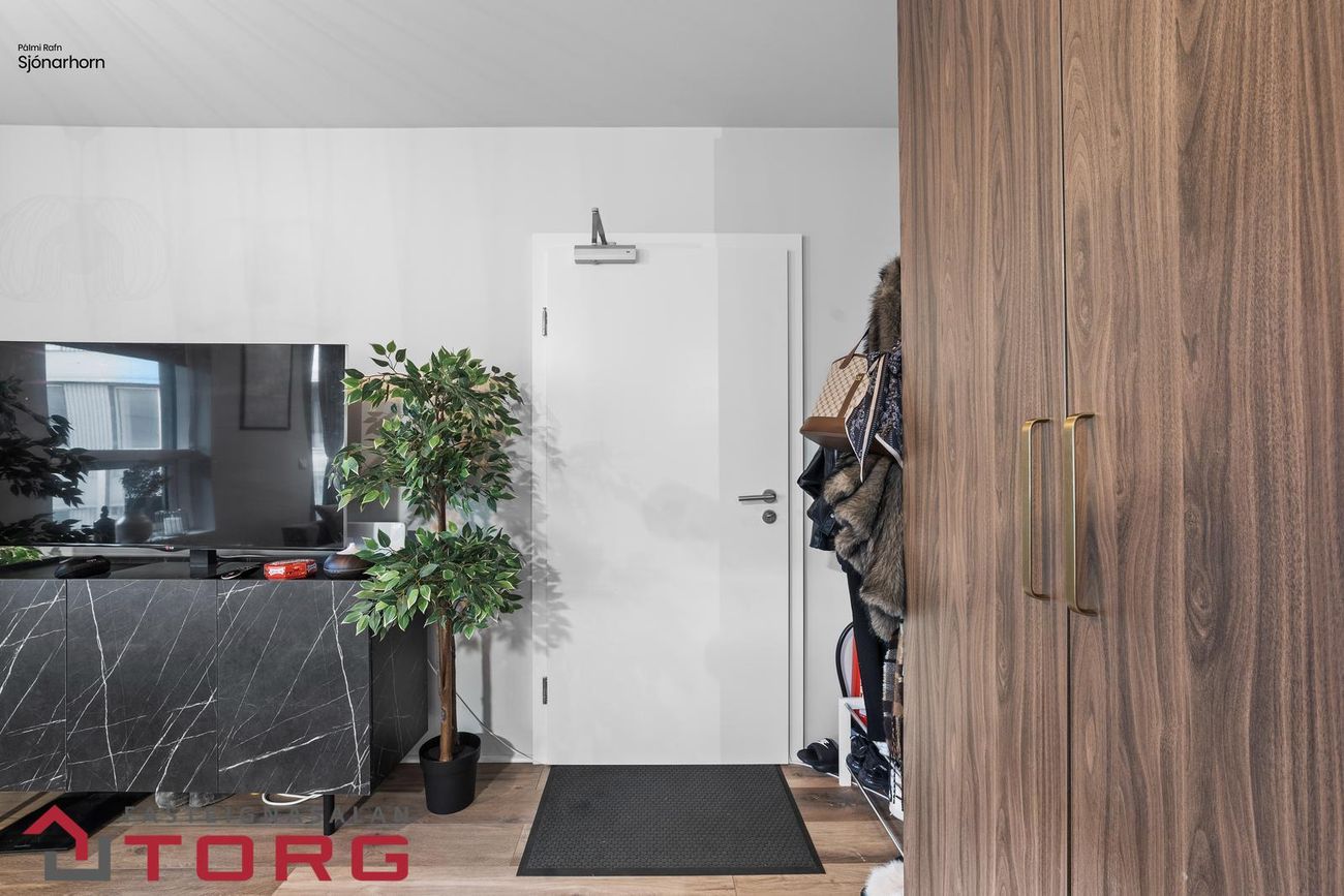 Hringhamar 13, 221 Hafnarfjörður