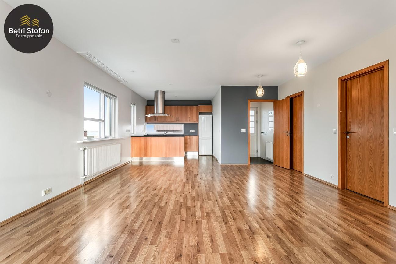 Bjarkardalur 33, 260 Reykjanesbær