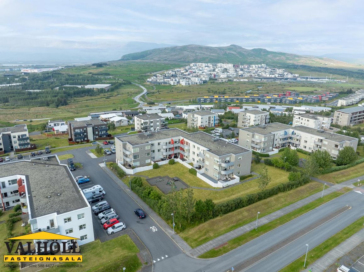 Kristnibraut 79, 113 Reykjavík