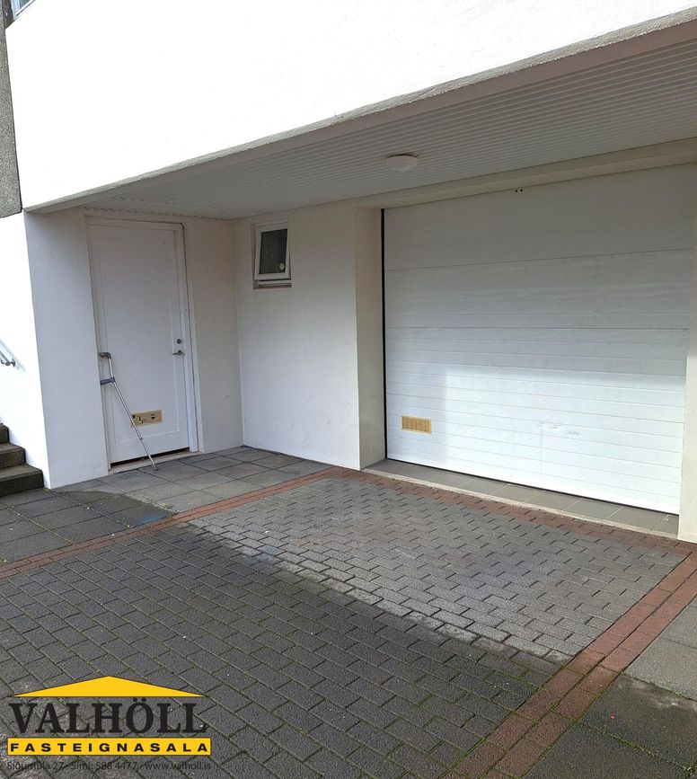Kristnibraut 79, 113 Reykjavík