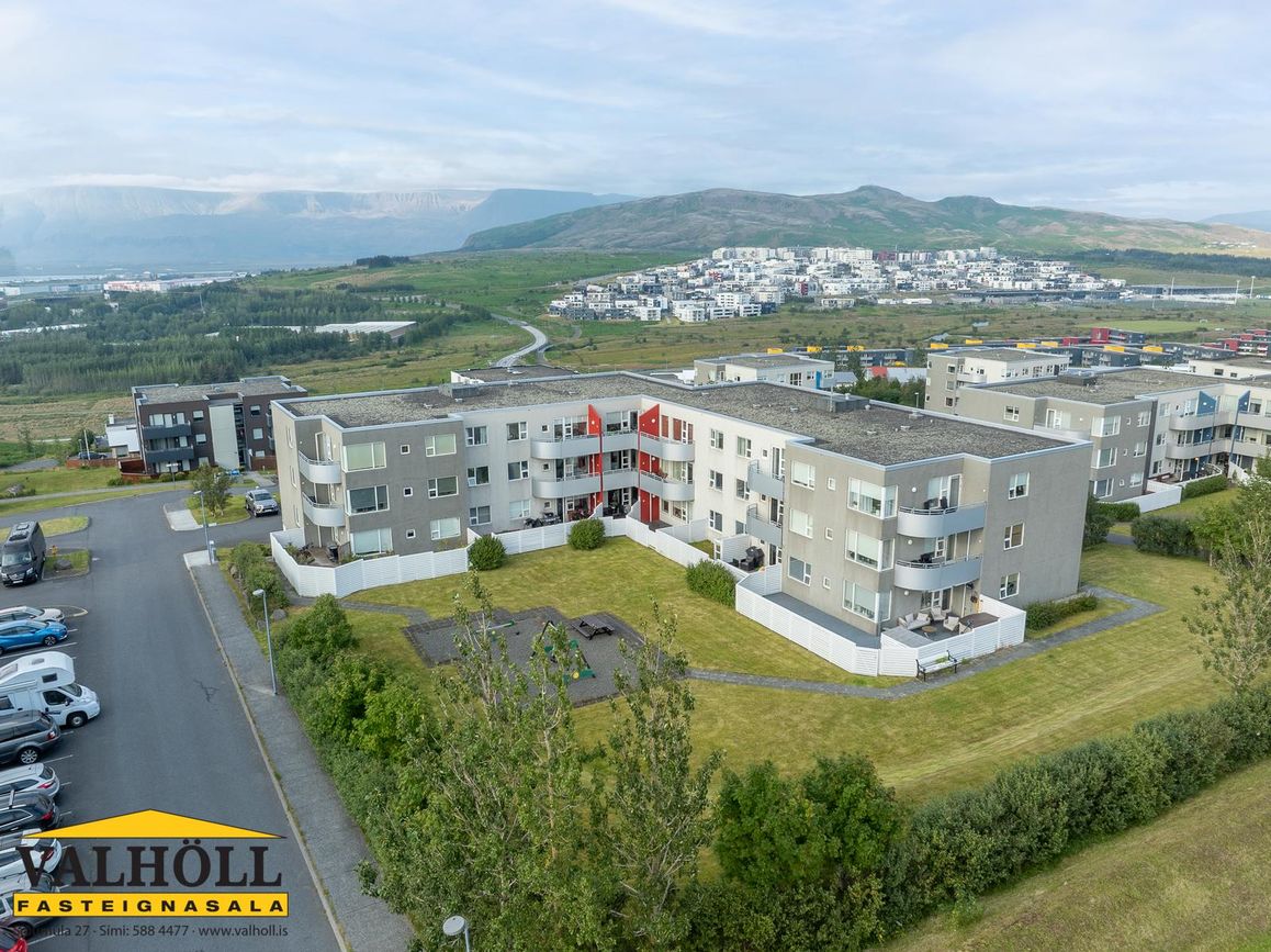 Kristnibraut 79, 113 Reykjavík