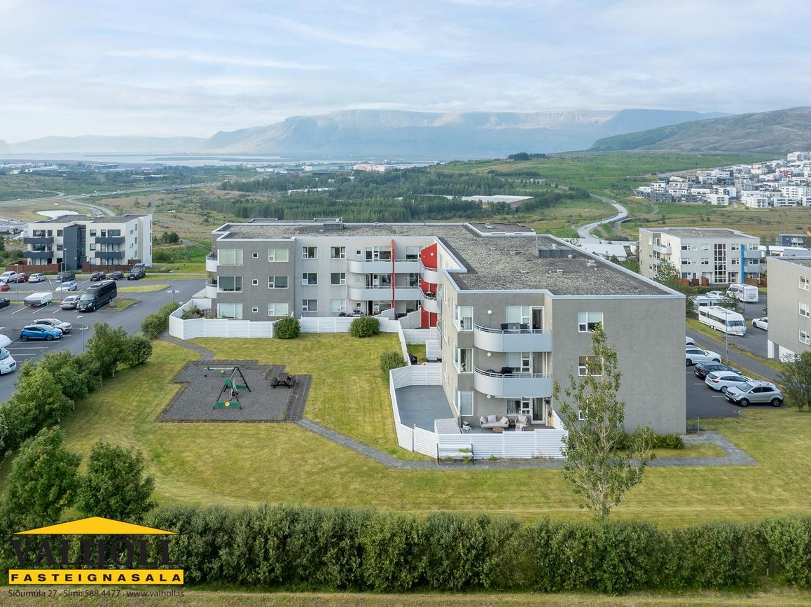 Kristnibraut 79, 113 Reykjavík