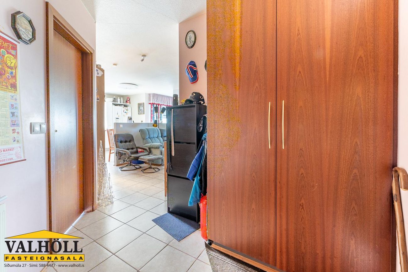 Kristnibraut 79, 113 Reykjavík